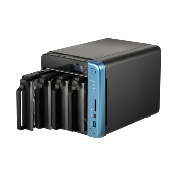 QNAP TS-453B